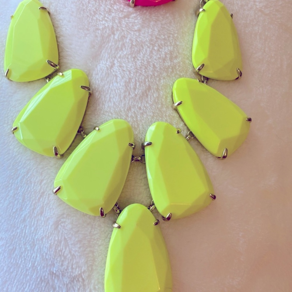 Rare Neon yellow Kendra Scott necklace